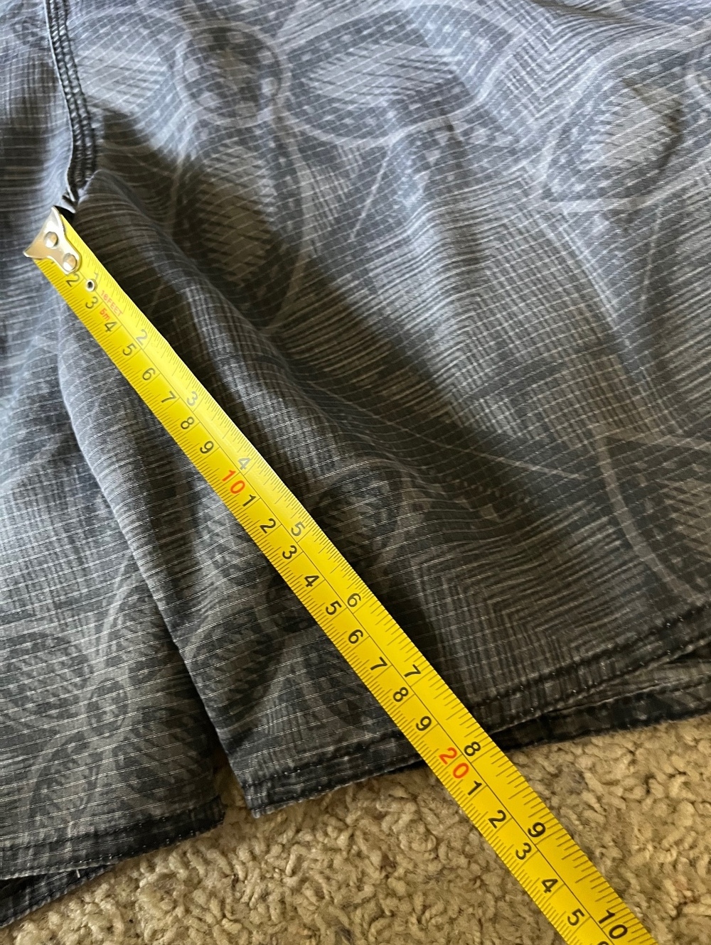 Quiksilver Men's Gray Floral Swim Trunks Size Large - Picture 7 of 8